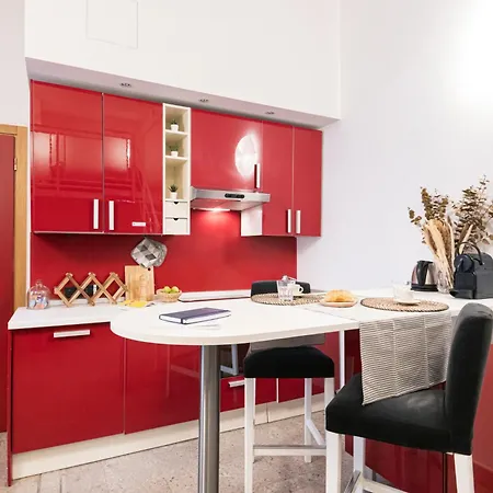 Easylife - Accogliente Monolocale In Via Torino, Posizione Perfetta Per Scoprire La Citta Διαμέρισμα
